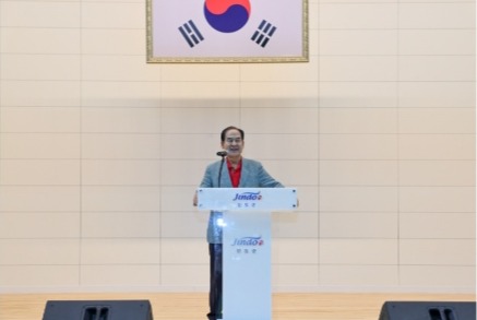 공식 행사서 “쥐새끼 같은 새끼들”…진도군수 막말 논란 확산