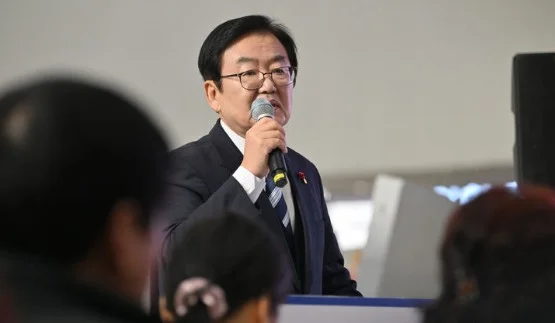 '구의회 현안질문 불출석' 문인 광주 북구청장 