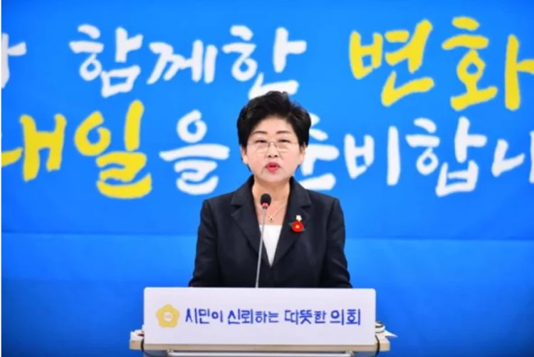 백인숙 여수시의회 의장, 여수시장 출마 선언…“산업 위기·민생 회복 이끌겠다”