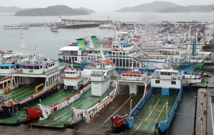 전남 해상에 풍랑특보 발효…여객선 6개 항로 10척 통제