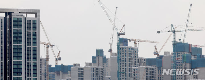 대출 규제에 판 바뀐 재건축 수주전…