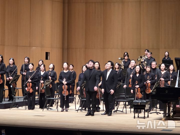 어둠에서 환희로…라흐마니노프로 새해 밝힌 김선욱·선우예권 [객석…