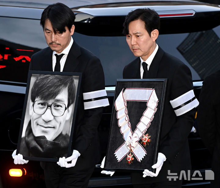 영원히 기억될 '국민배우' 영면…