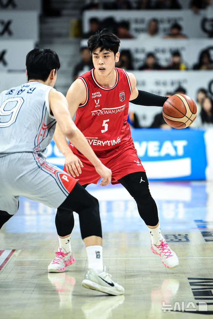 프로농구 정관장, 홈에서 현대모비스 78-76 격파…단독 2위 …